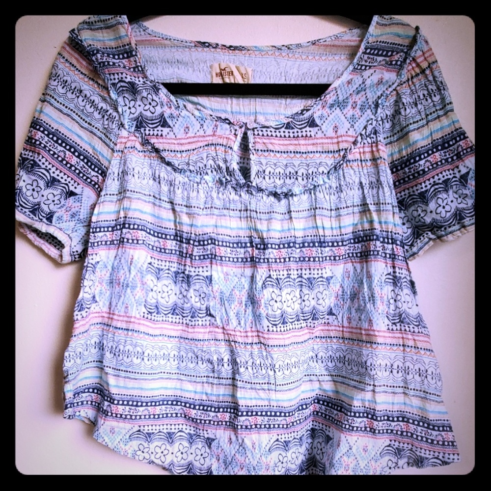 Hollister top